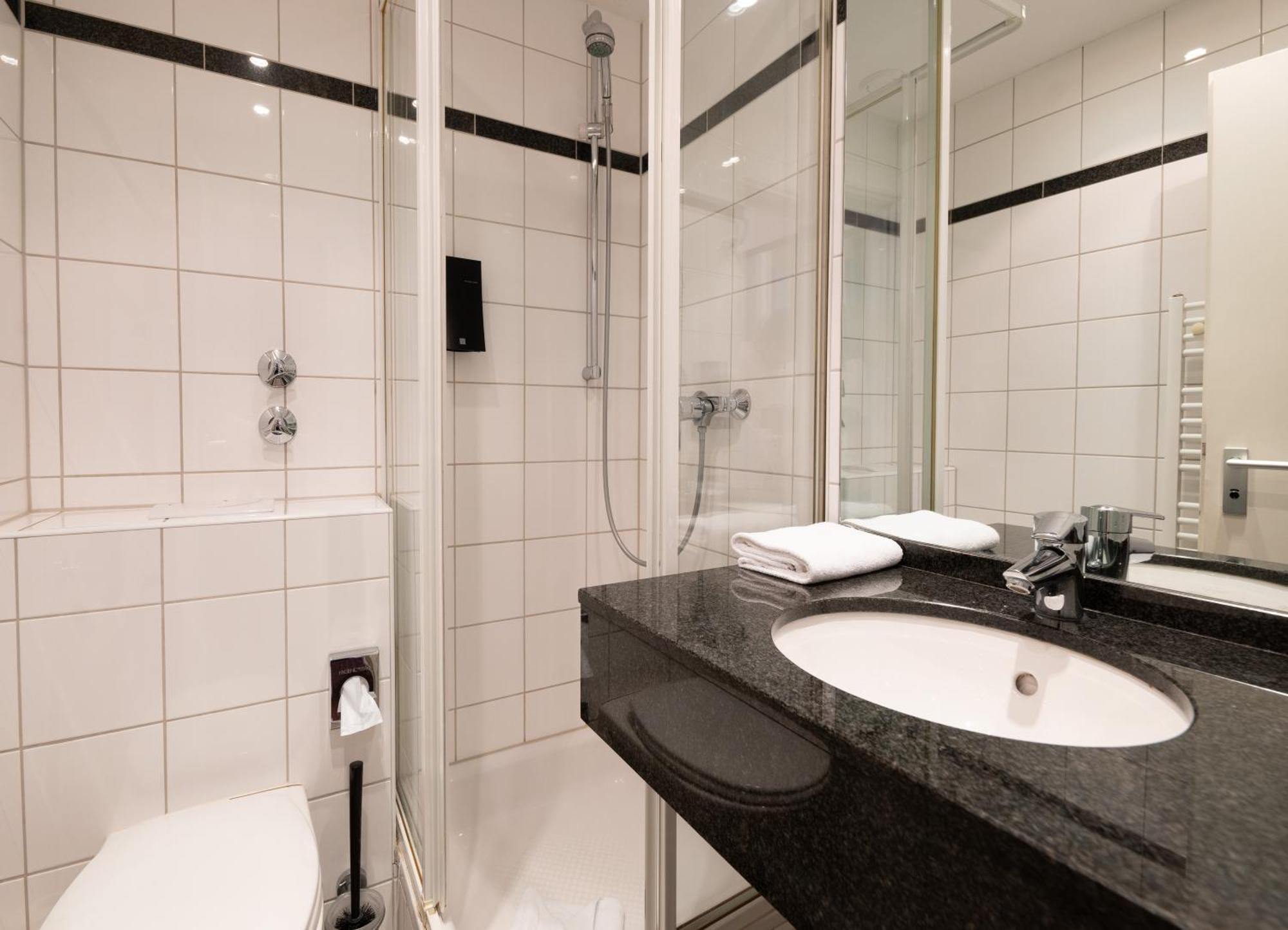 Hotel Medo Koeln Exteriör bild