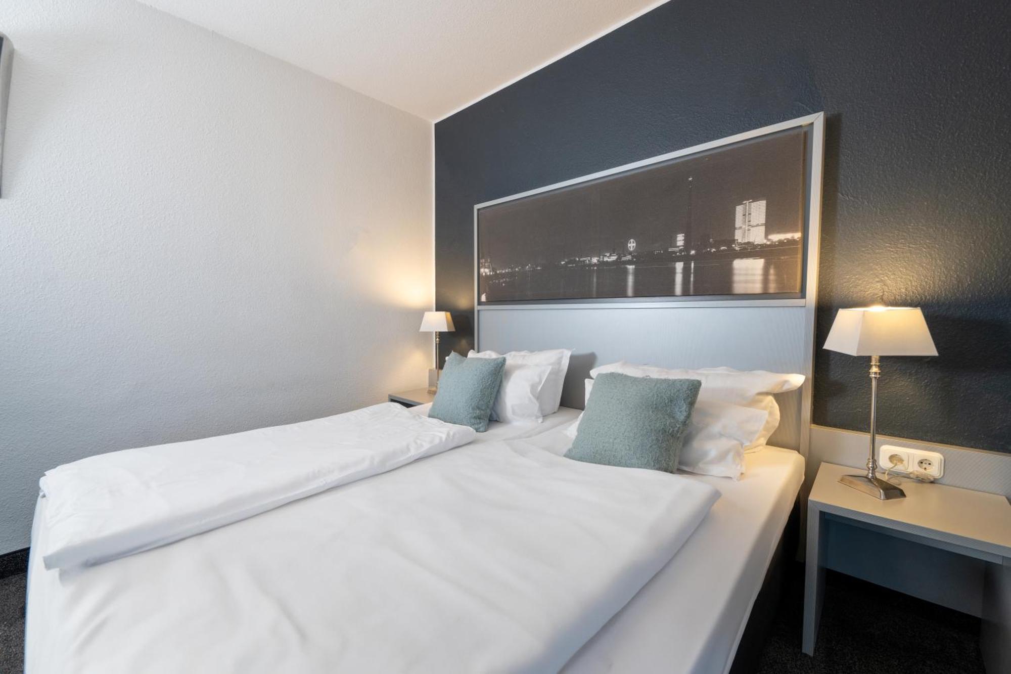 Hotel Medo Koeln Exteriör bild