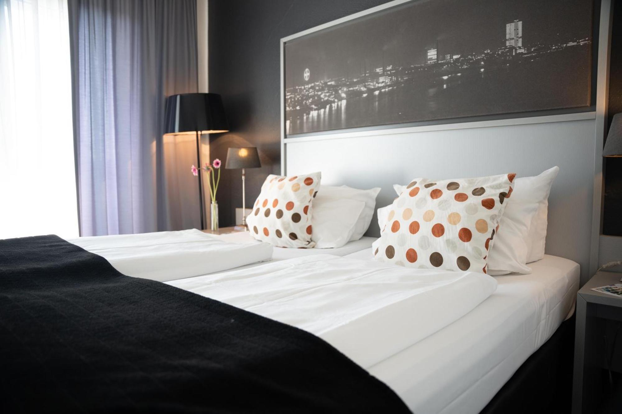Hotel Medo Koeln Exteriör bild