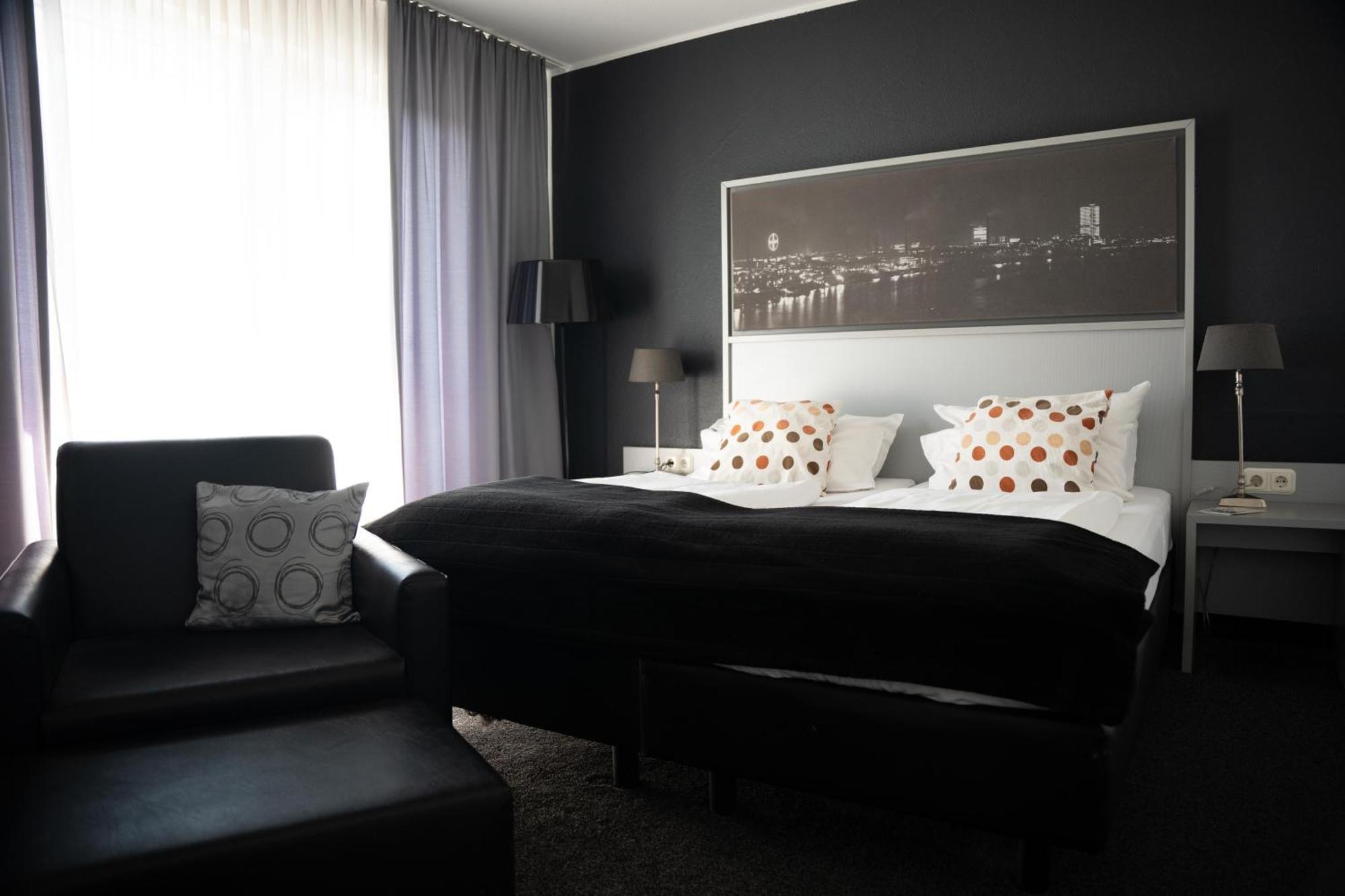 Hotel Medo Koeln Exteriör bild